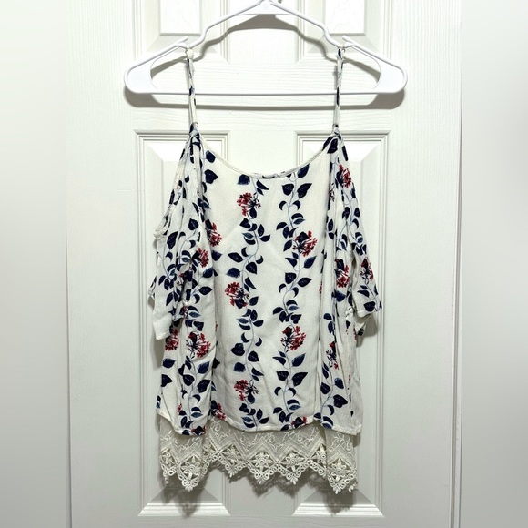 Skies Are Blue cold-shoulder top - Picture 3 of 4